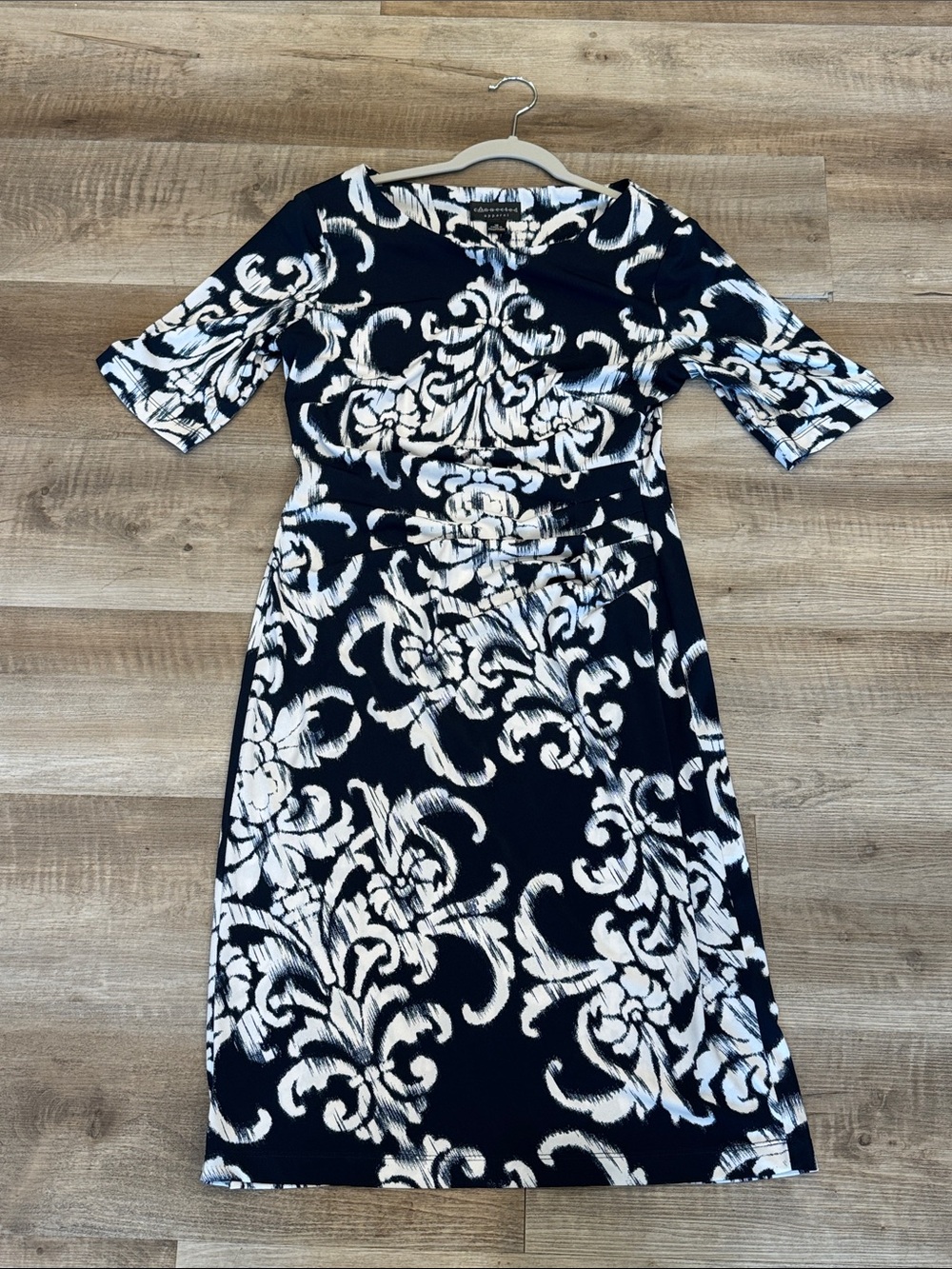 Connected Apparel Navy and White Damask Scroll-Print Ruched Midi Sheath Dress
